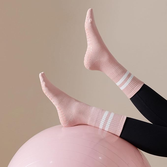 3 Pairs Womens Pilates Socks with Grips Yoga Socks Non Slip Grip Socks for Women for Gym Athletic Barre