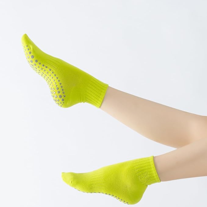 Yoga Pilates Socks with Grips for Women Non Slip Colorful Cushioned Ankle Socks for Barre Ballet Dance