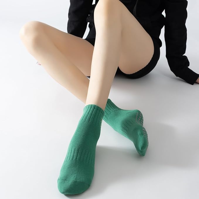Yoga Pilates Socks with Grips for Women Non Slip Colorful Cushioned Ankle Socks for Barre Ballet Dance