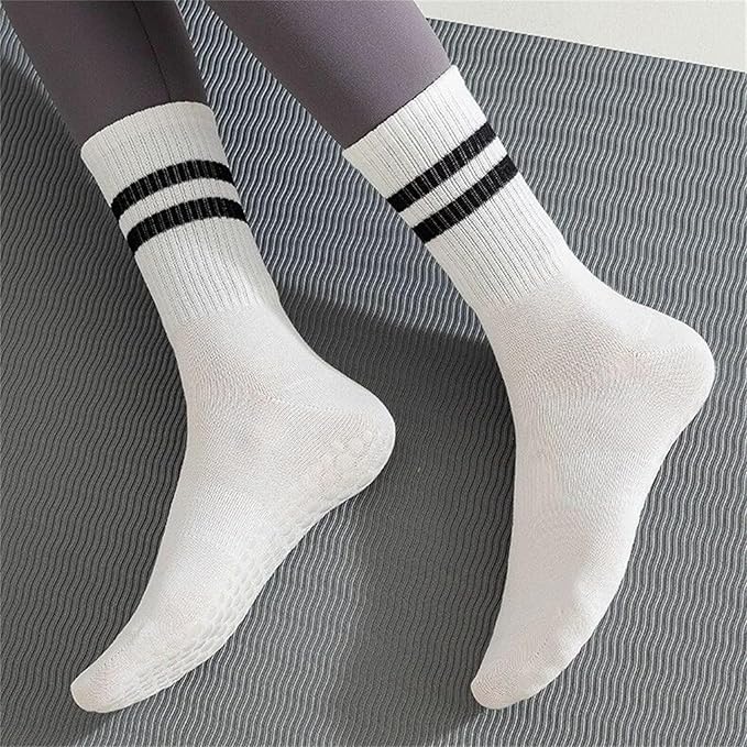 3 Pairs Womens Pilates Socks with Grips Yoga Socks Non Slip Grip Socks for Women for Gym Athletic Barre