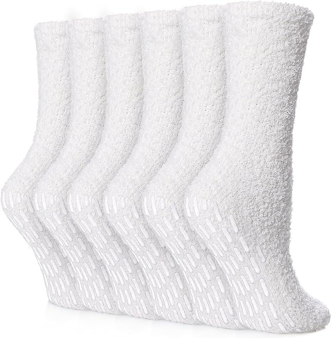 FNOVCO Non Slip Socks for Women Winter Warm Cozy Fuzzy Slipper Socks Soft Fluffy Hospital Socks with Grips